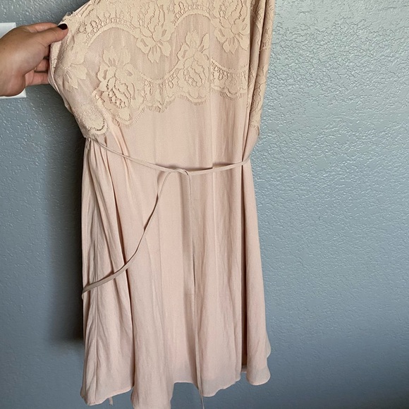 F21 Contemporary lace detail halter dress - Picture 2 of 3